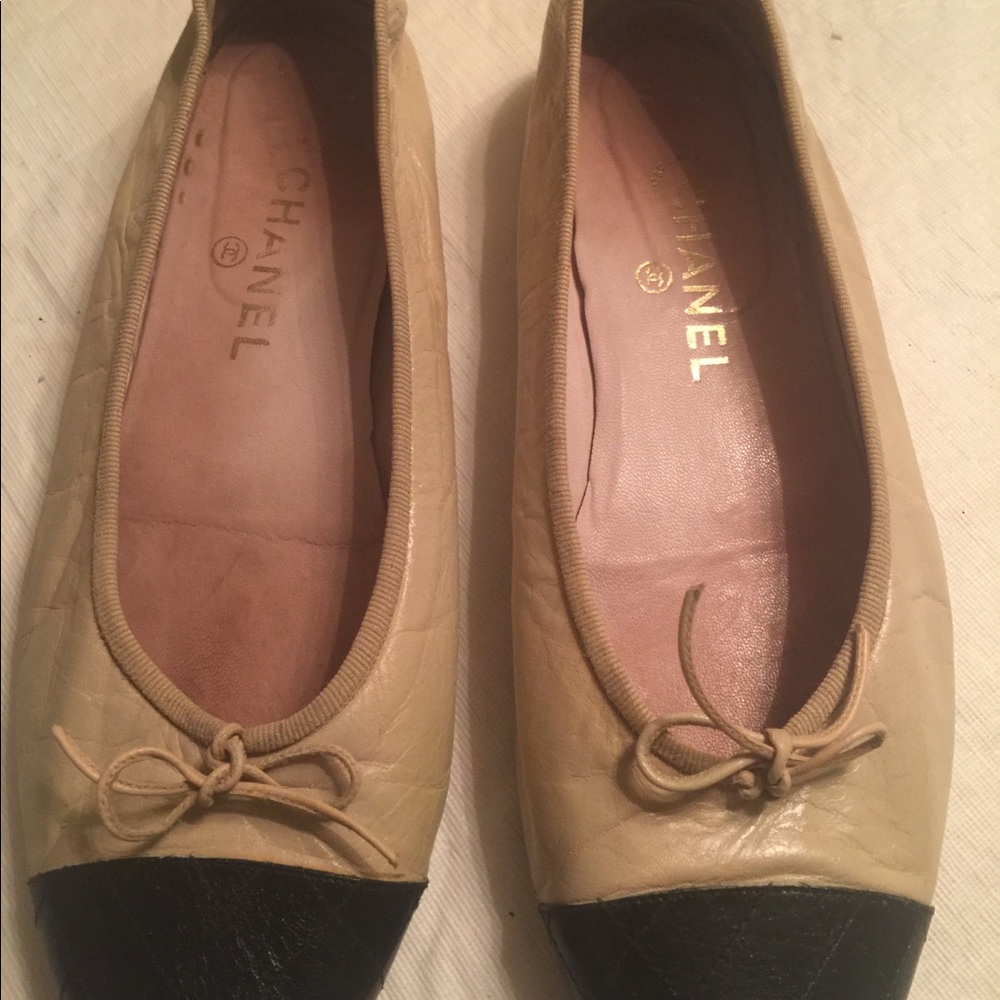 Chanel flats,